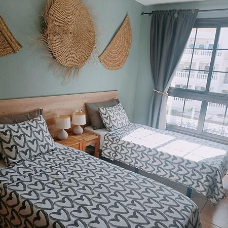 Greatly Located Apartment With Heated Pool, Los Cristianos Los Cristianos  Esterno foto