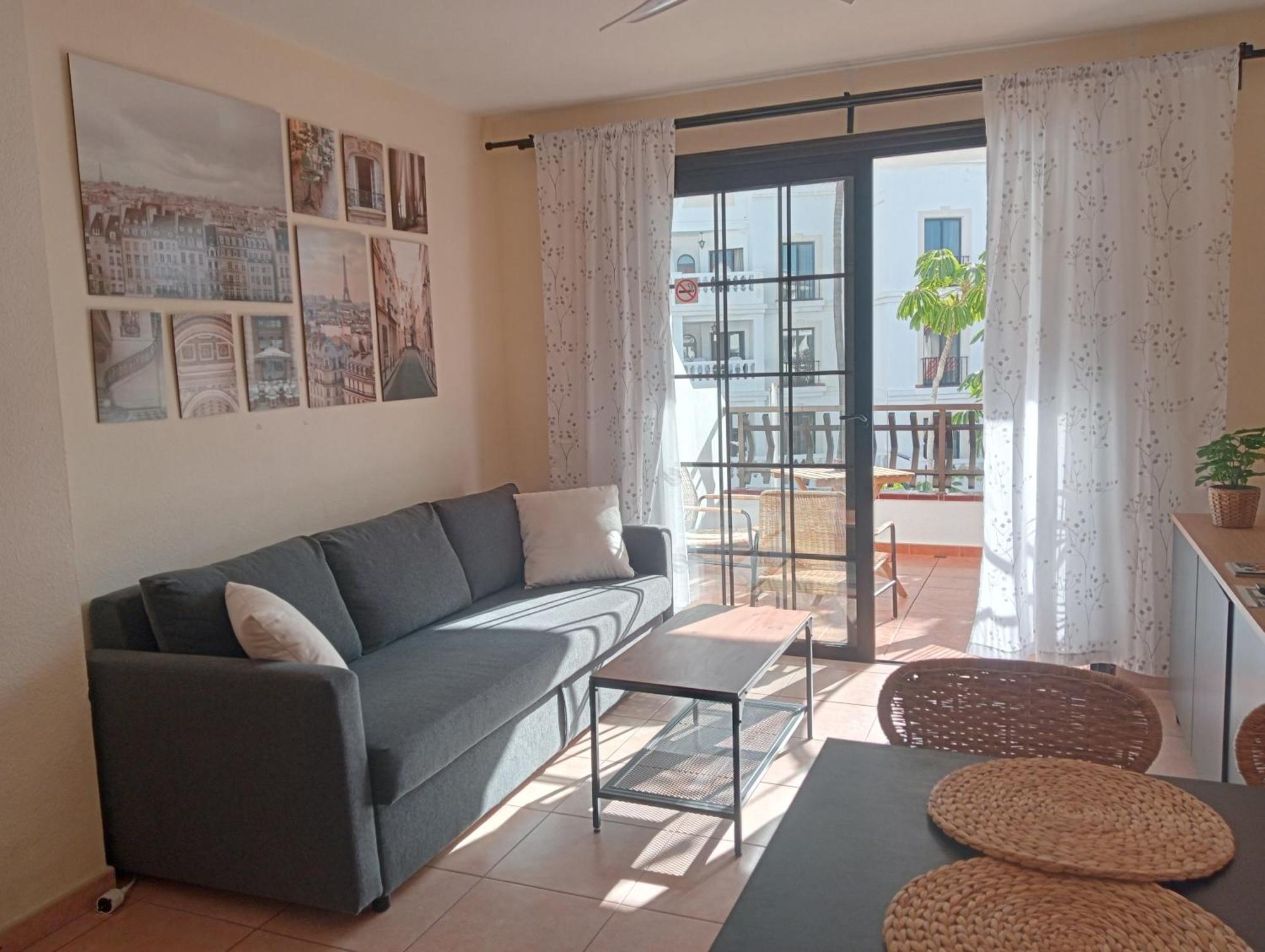 Greatly Located Apartment With Heated Pool, Los Cristianos Los Cristianos  Esterno foto