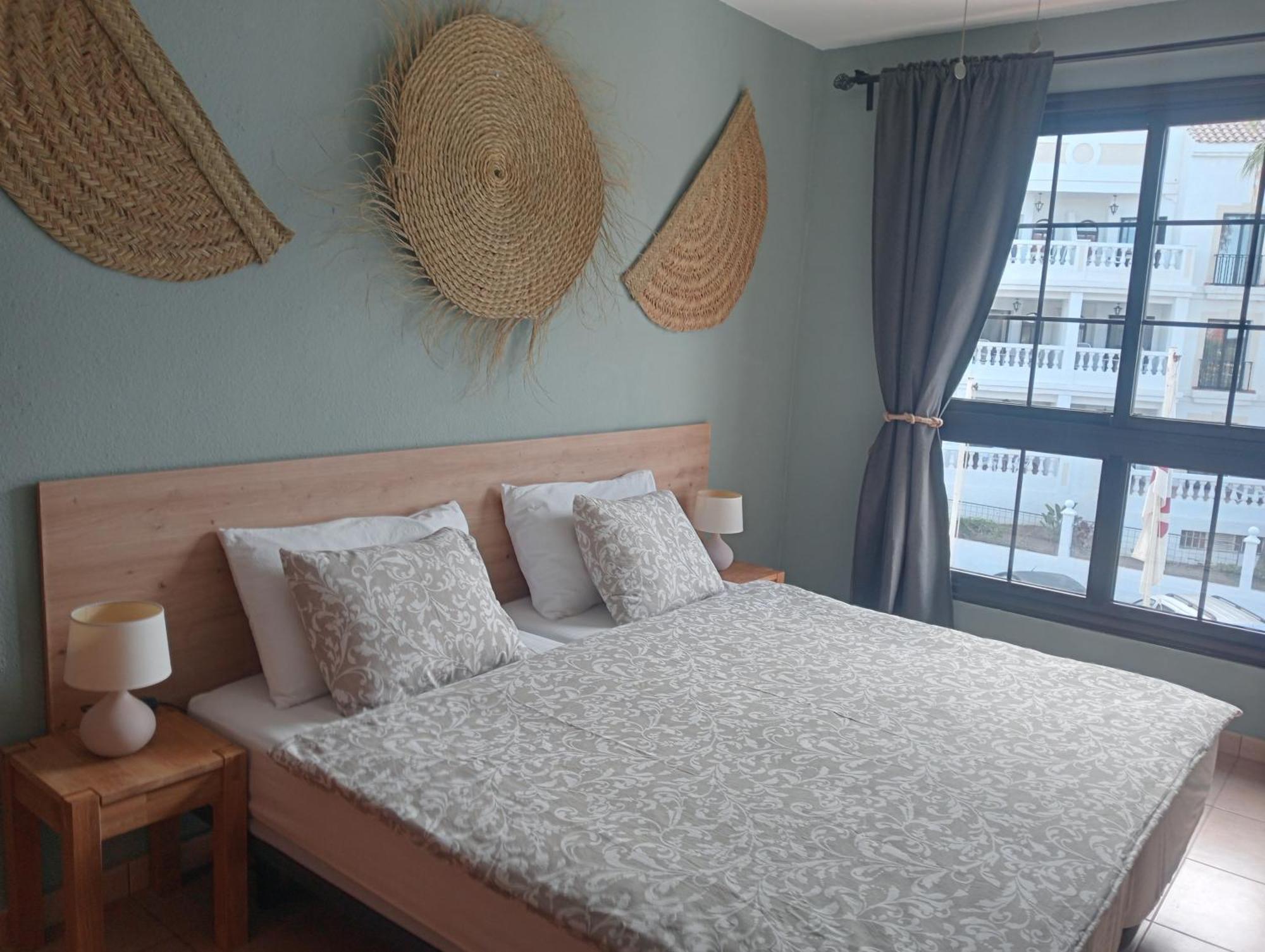 Greatly Located Apartment With Heated Pool, Los Cristianos Los Cristianos  Esterno foto