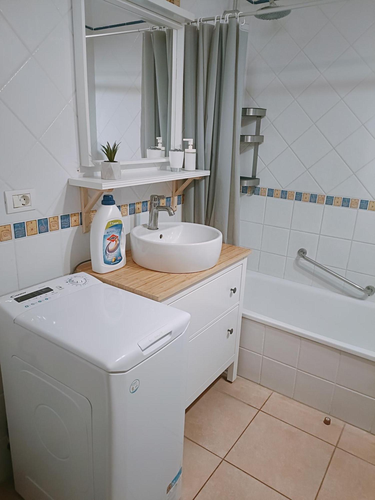 Greatly Located Apartment With Heated Pool, Los Cristianos Los Cristianos  Esterno foto